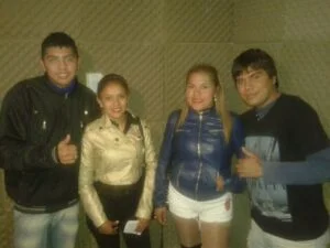 Ganadoras de Campanas en la Noche junto a Gustavo y Claudio